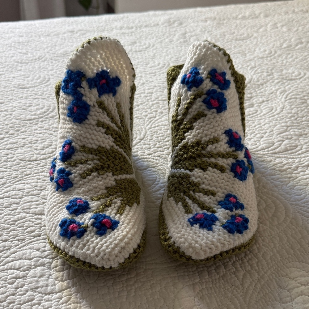 Handcrafted Women’s White Knit Floral Slipper Socks with Blue Flowers OS